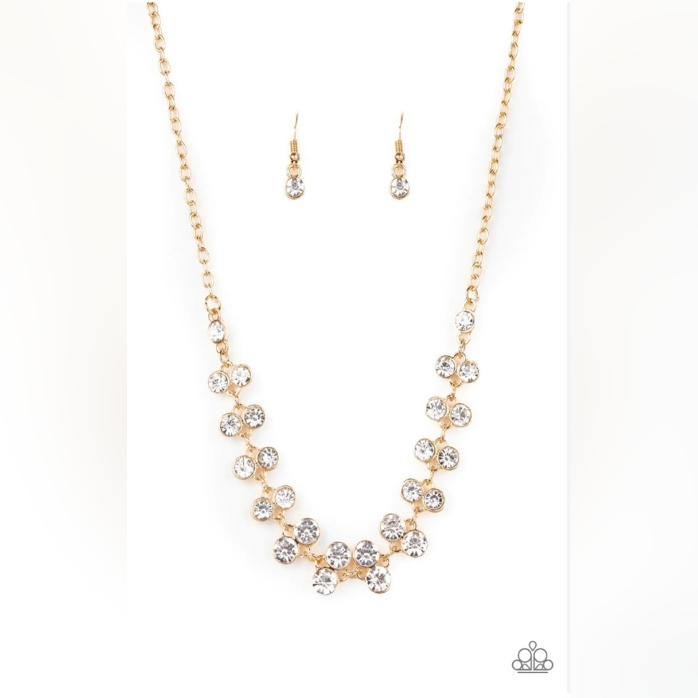 Paparazzi Super Starstruck Gold Necklace - Picture 2 of 3